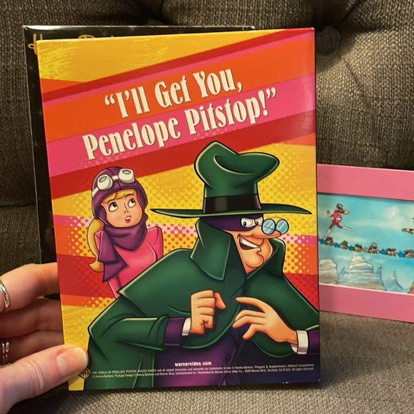 The Perils of Penelope Pitstop Hanna Barbera DVD set with collectible lithograph - Picture 5 of 13
